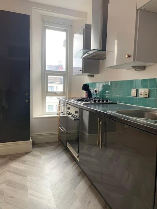 Central 2 Bed Flat. Free Parking Bristol Luaran gambar